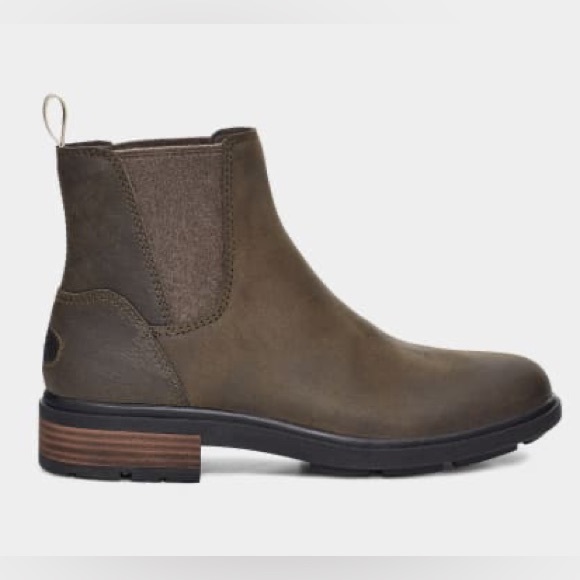 UGG Shoes - UGG weathered Harrison Chelsea boot size 7